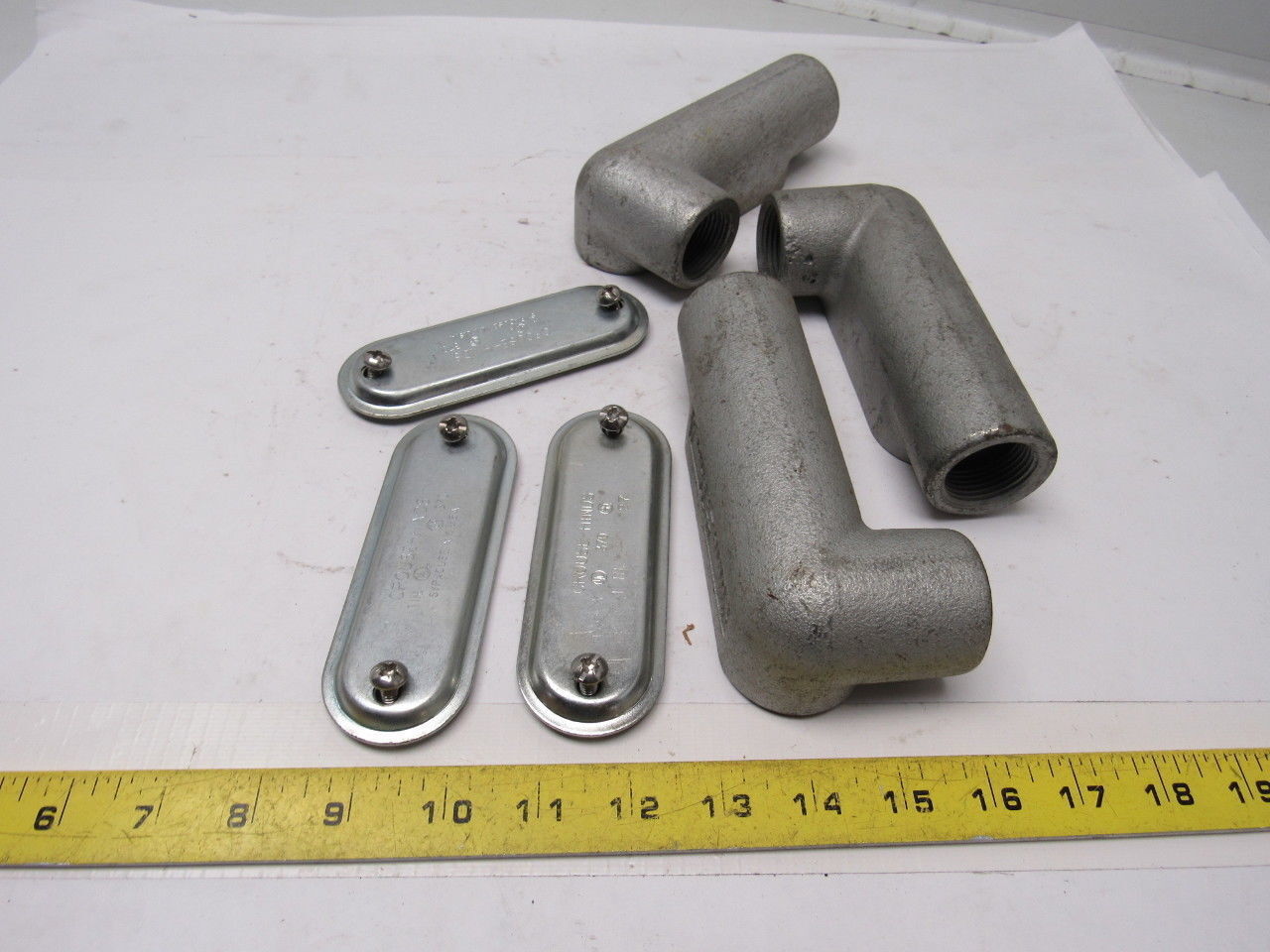 Crouse-Hinds LL37 x 1″ NPT Cast Malleable Iron Threaded Conduit Body Lot Of 3