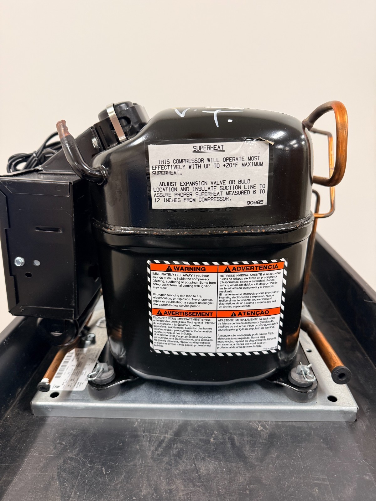 OMNITEAM/Tecumseh AJA-2423-ZAADG 115.v 1ph 60hz 1/2 HP R404A NEW