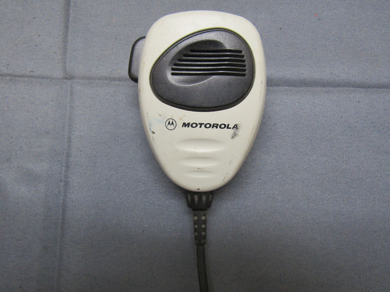 Motorola CDM1250 136-174 MHz VHF 45 Watt Two Way Radio w Mic AAM25KKD9AA2AN