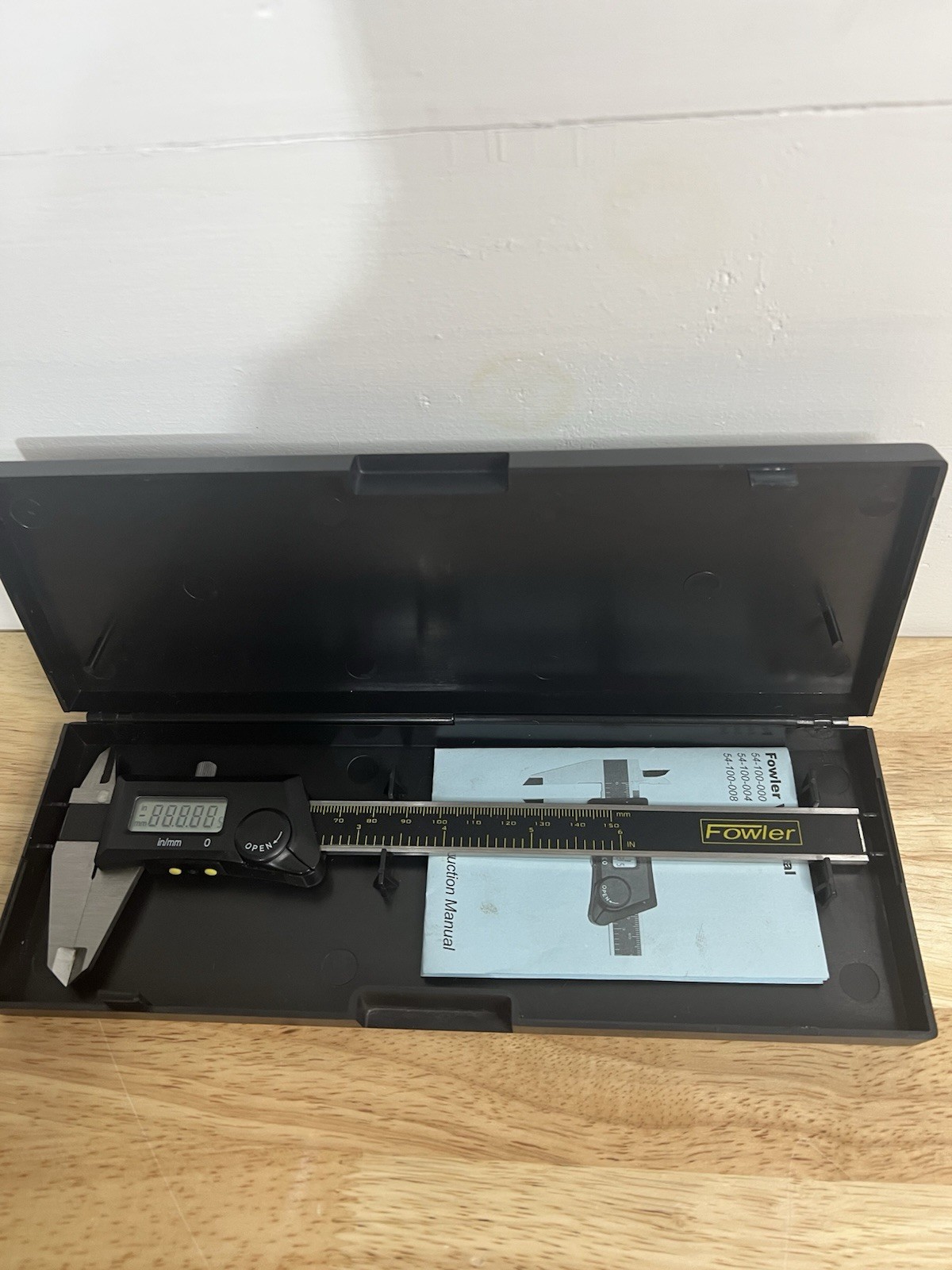 Fowler Electronic Digital Caliper 6″/150mm Range With Original Packing And Case