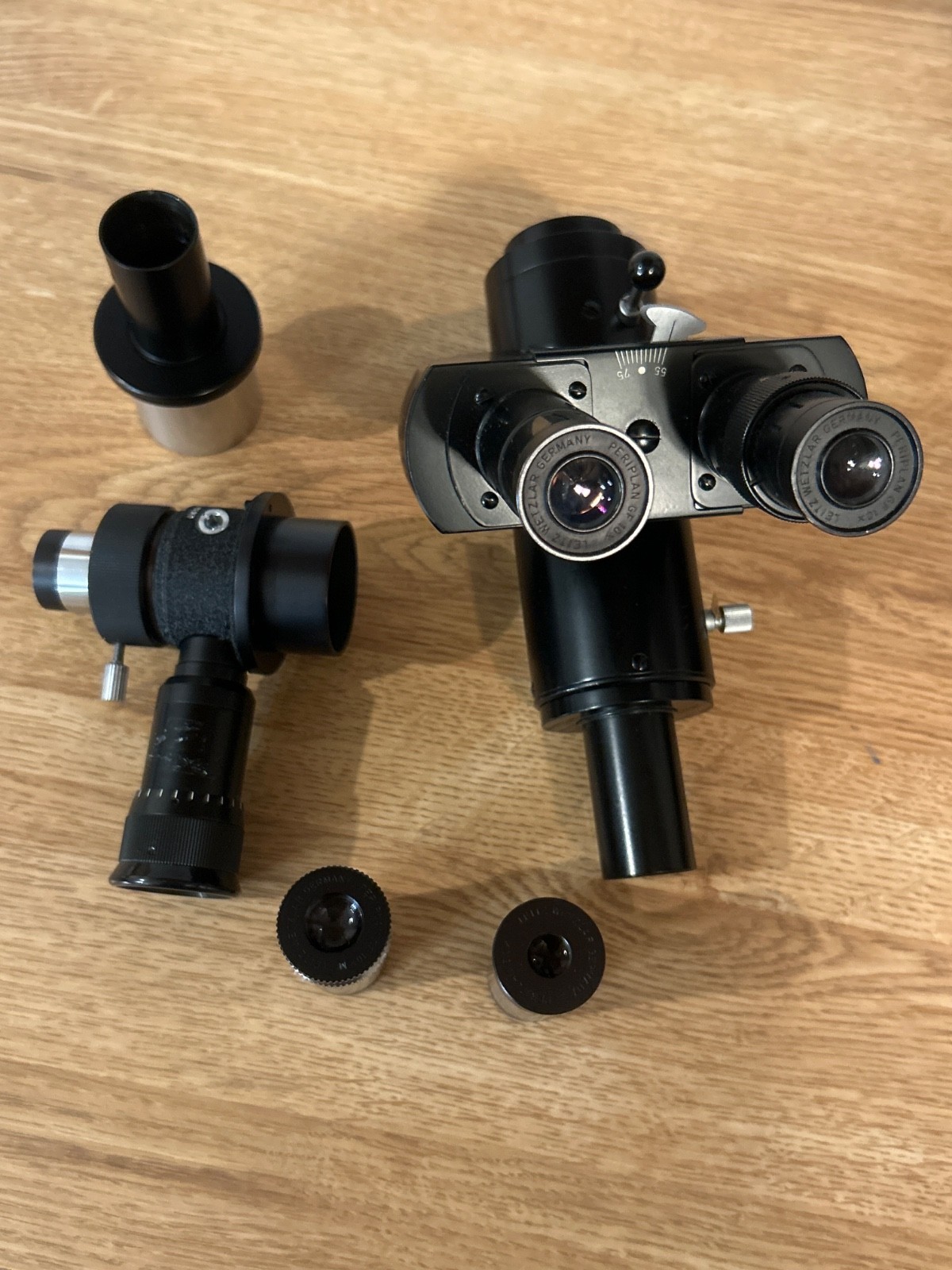 Leitz Germany Microscope Head w/ 10x Periplan GF Eyepieces & Camera Adapter