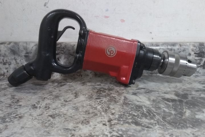 Chicago Pneumatic CP1816 5/8 In Chuck 3/8 In NPT Air Inlet Air-Powered Drill