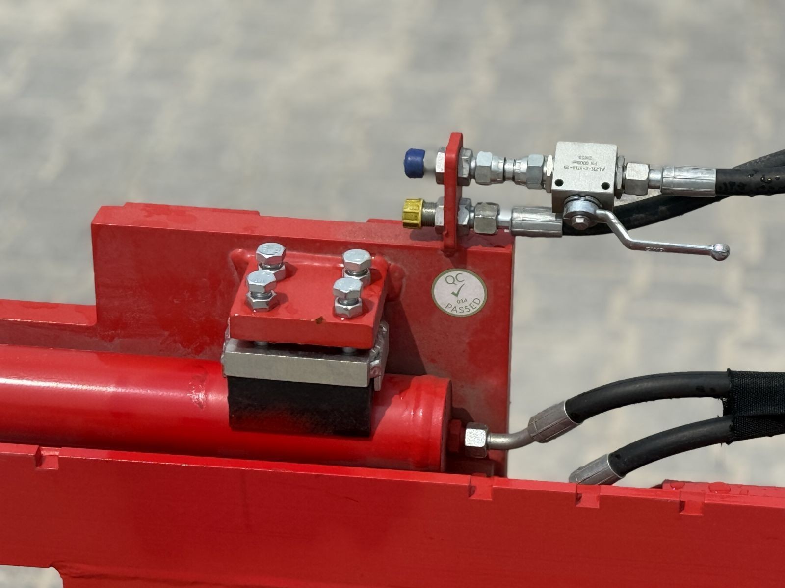 Crate turning device for forklift with holding arm FEM2 ISO2 pallet turner lathe