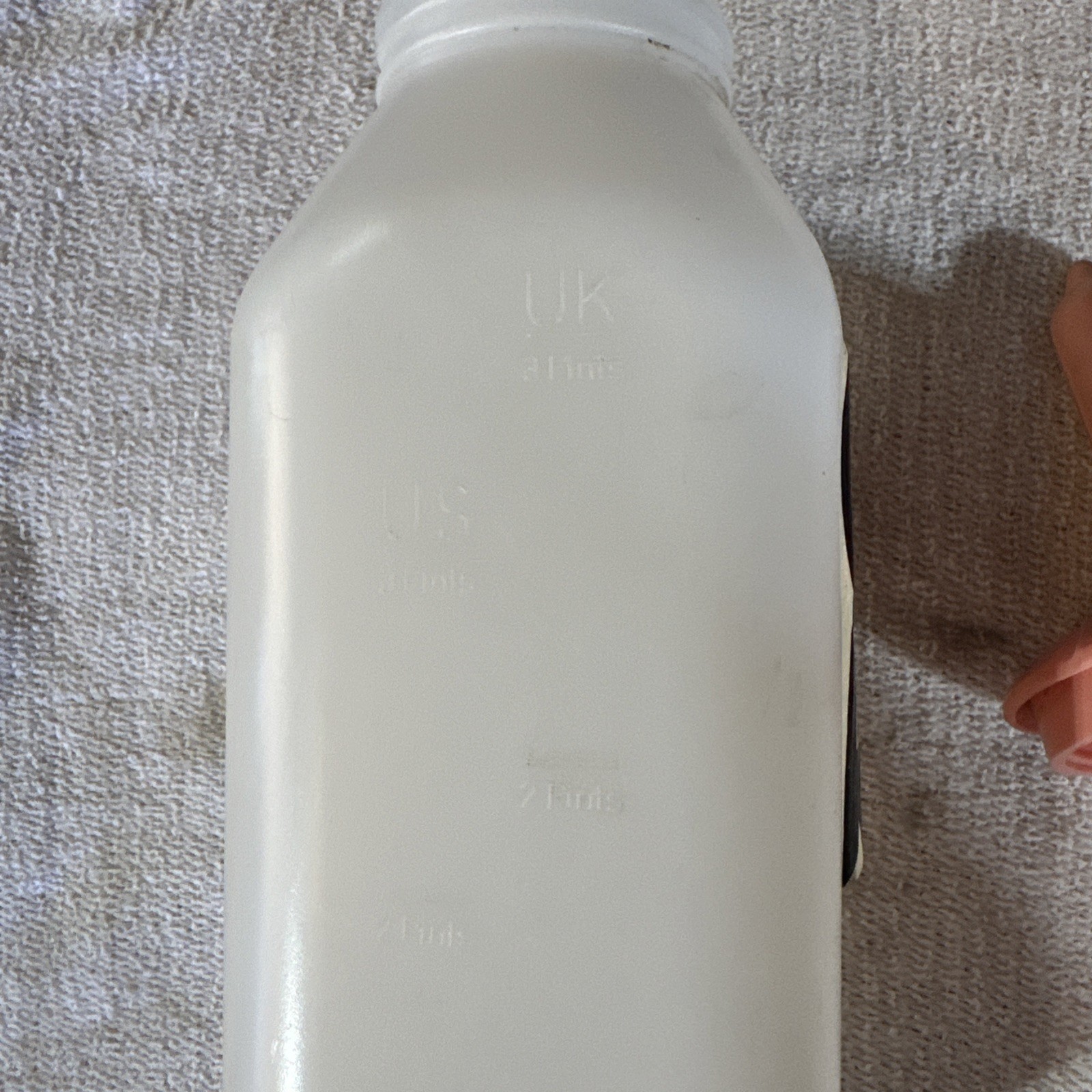Peach Teats 2 Qt Calf Bottle Feeder with Peach Teat Nipple Never Used. 3 Pint