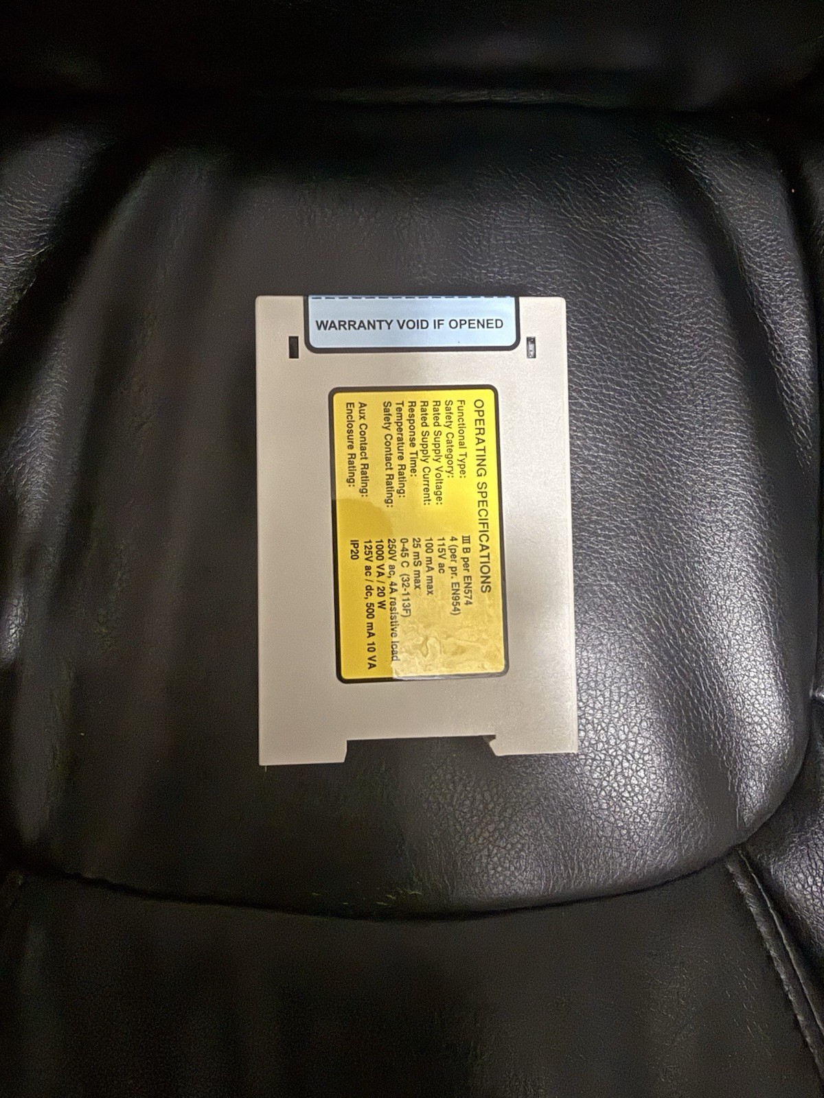 BANNER AT-AM-2A (71976) Safety Relay Module for Two Hand Control Buttons New