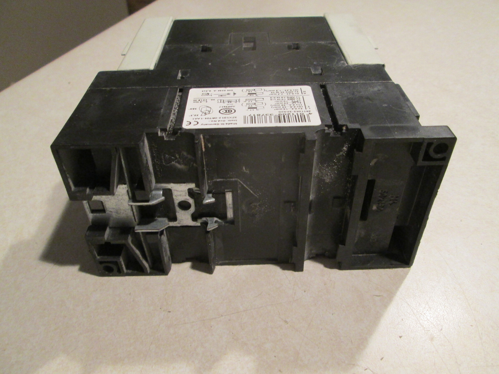 SIEMENS 3RT1045-3AG20 **USED**