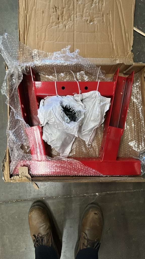 Garvee PAU-OLMMPC3M Engine Crane Base Only, Red Steel *PICTURED ITEM ONLY*