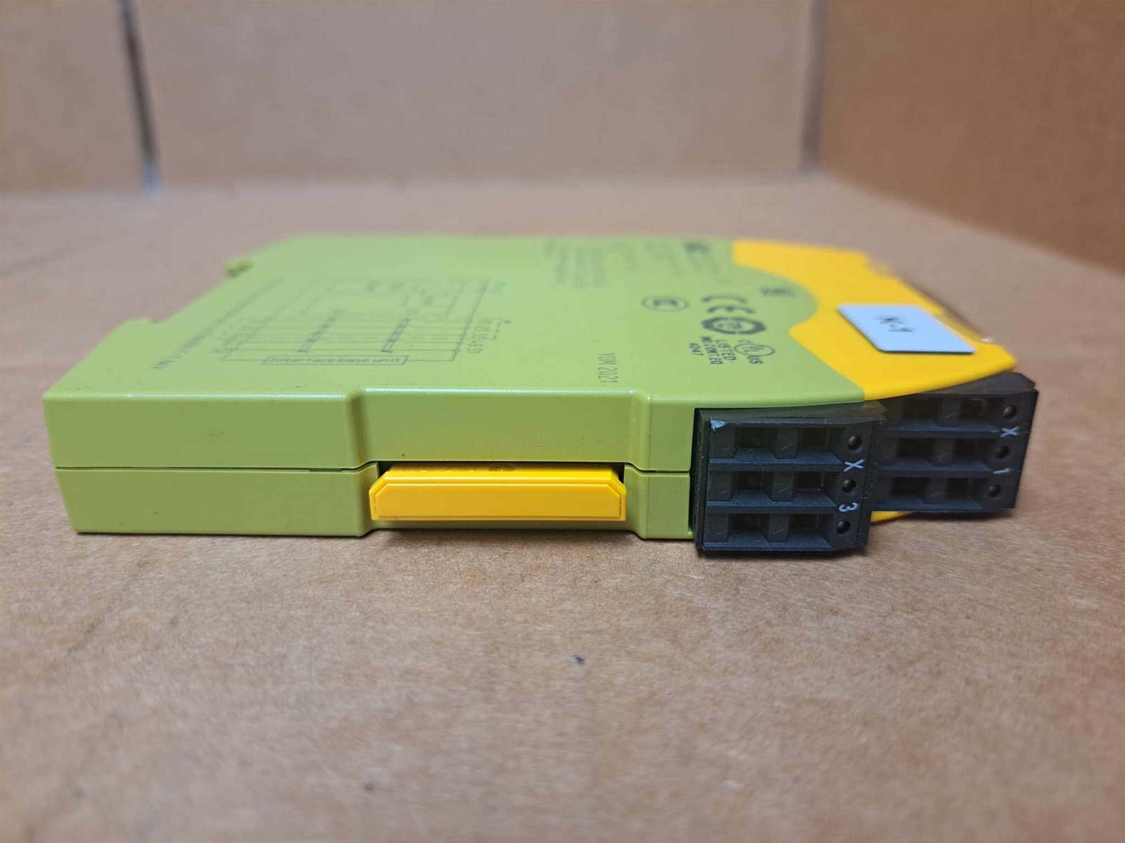 Pilz Safety Relay PN0Z s7 C 24VDC 4n/o 1n/c Ident.No. 751107