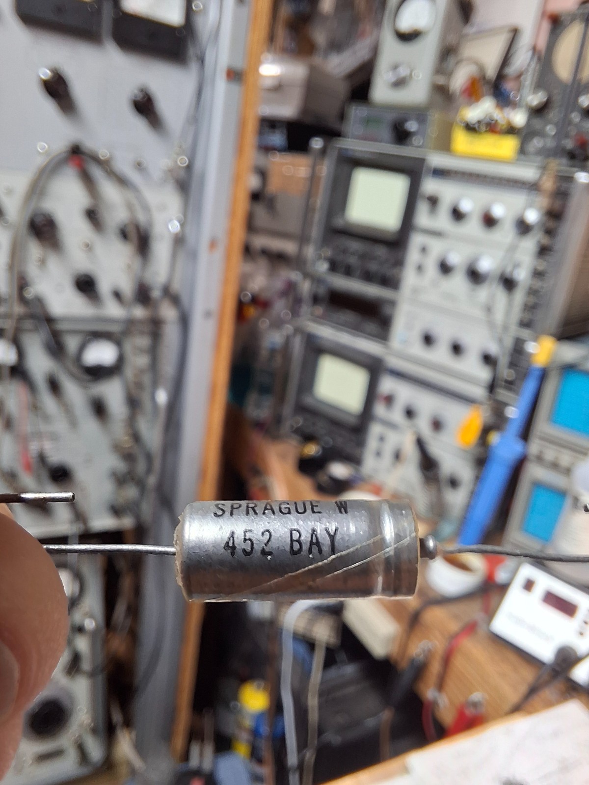 1pc Sprague 68uF 15v CS13B Mil-Hermetic Etched Tantalum Cap, see description
