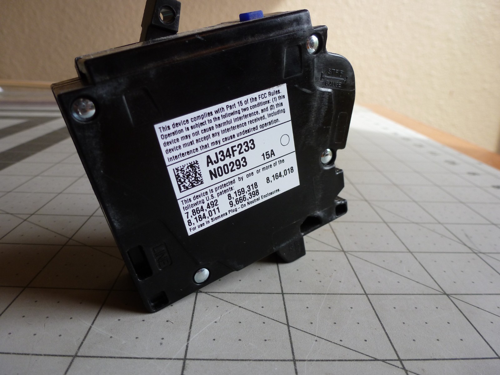 Siemens QA115AFCN Combo AFCI Circuit Breaker – 15A – 120/240V – USED NOTES BELOW
