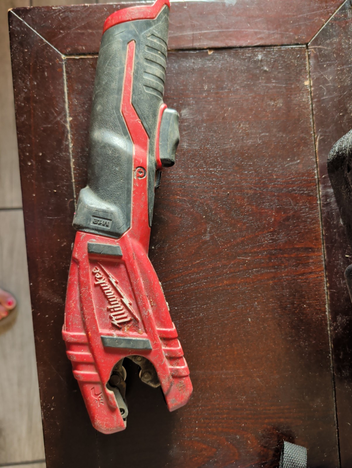 Milwaukee 2471-20 M12 Cordless Copper Tubing Cutter – Red
