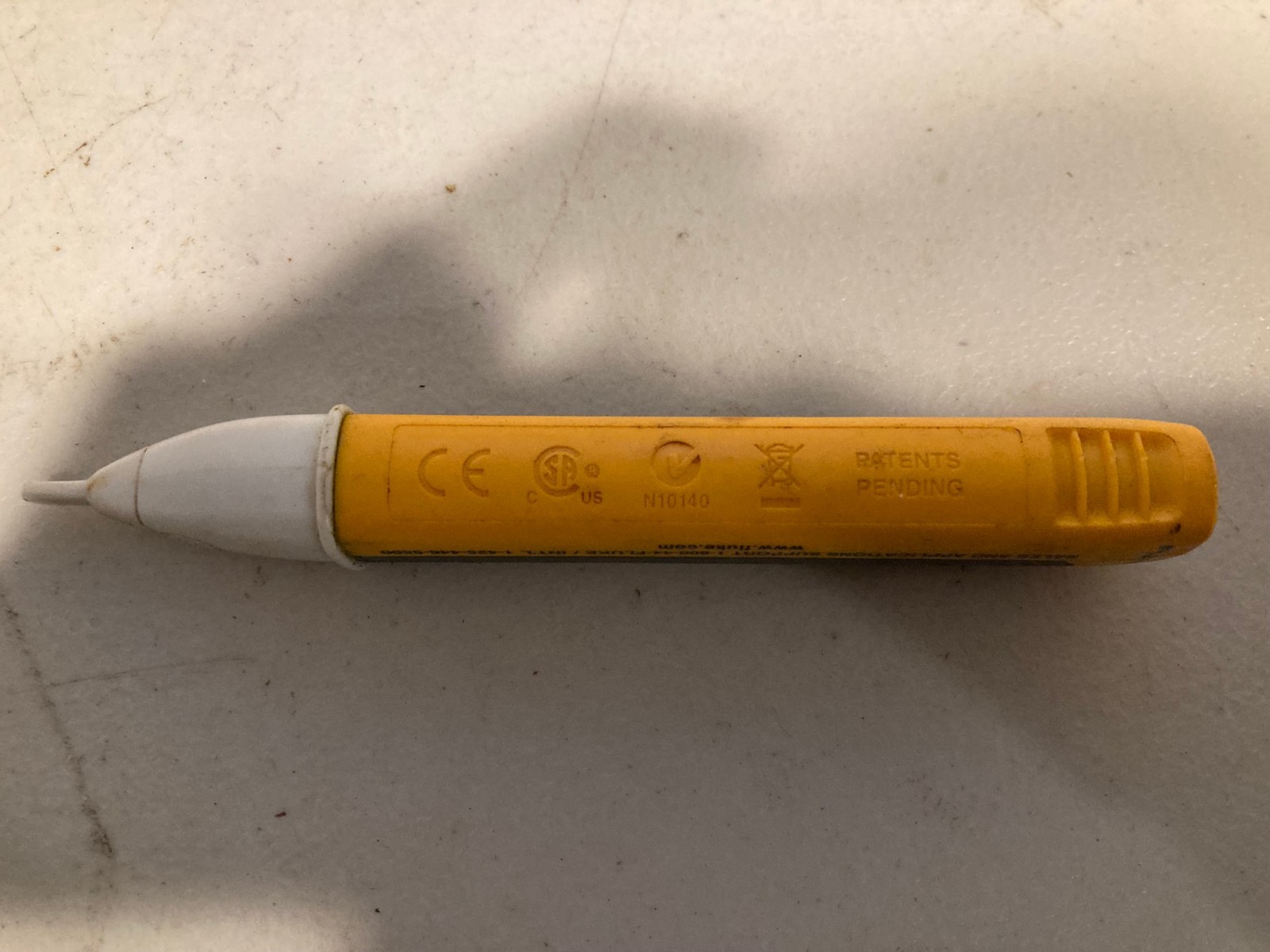 Fluke 1 AC-C2 II VoltAlert Non-contact 90~1000V AC Voltage Detector Tester