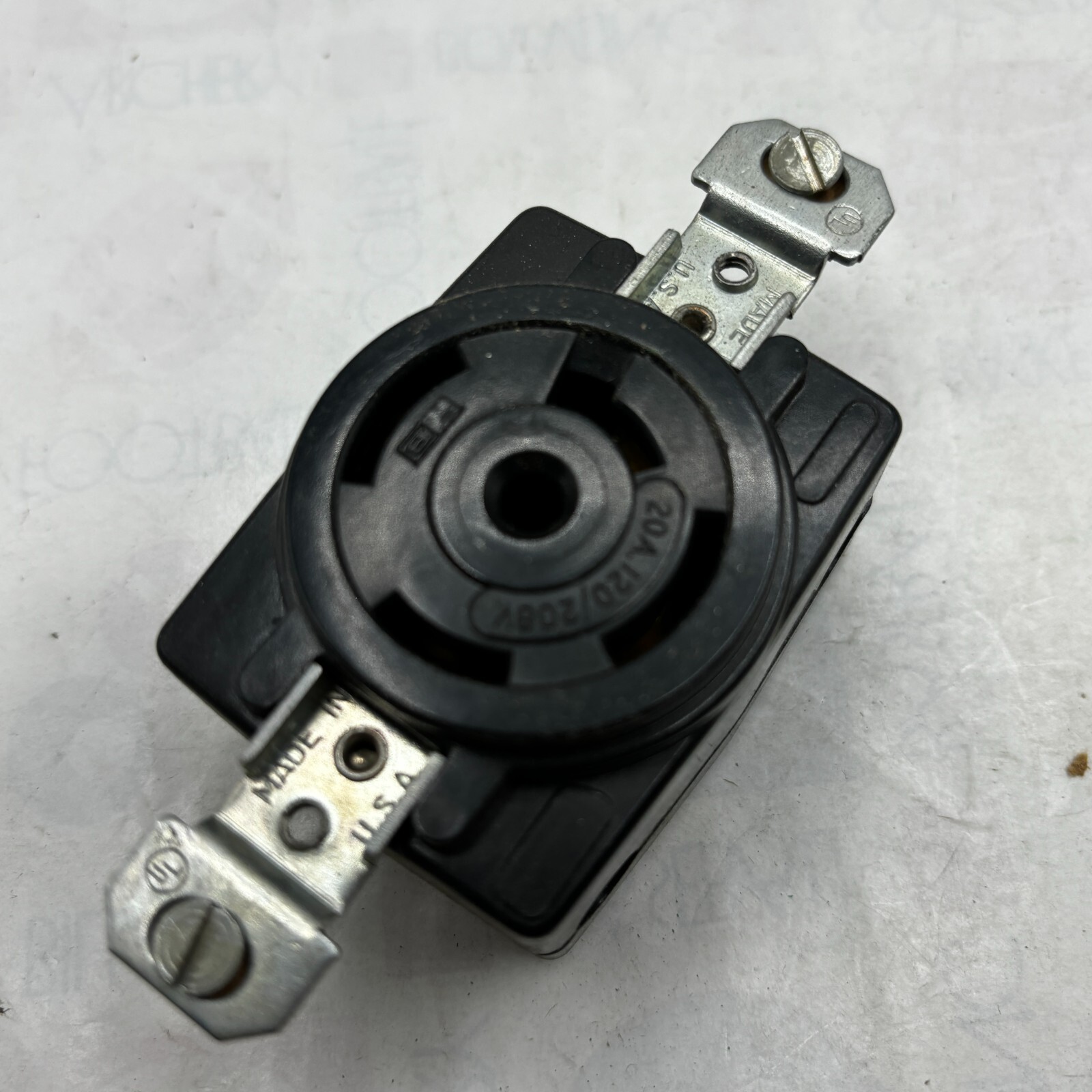BRYANT 3520 Lockıng Back Wired Melamine Flush RCPT 20A 120/208V LOT OF 10 ⭐