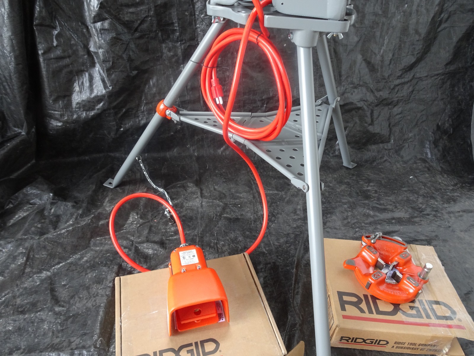 RIDGID 41855, Complete Ridgid 300 Pipe Threading Machine, Refurbished!