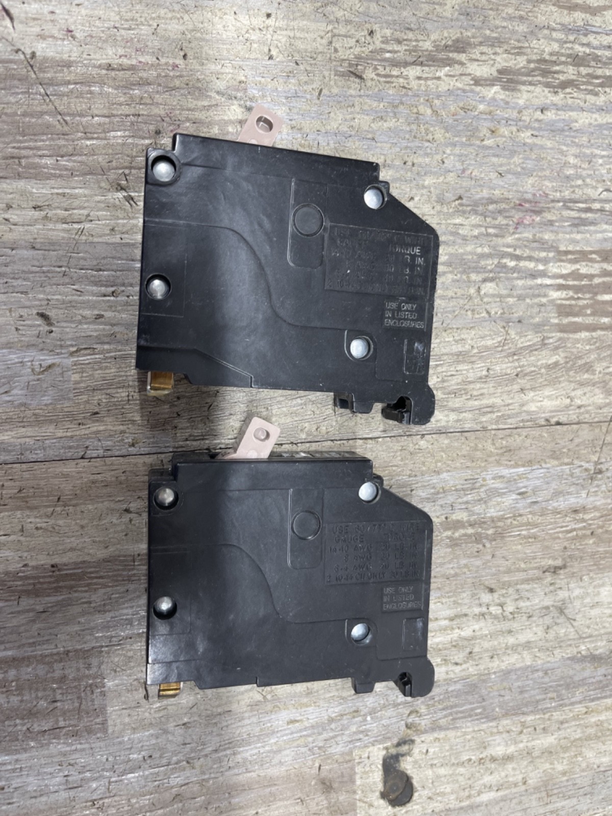 LOT OF 2 Eaton CHF120 20 Amp 1 Pole 120V /240V TYPE CH 1POLE M-1641 NEW
