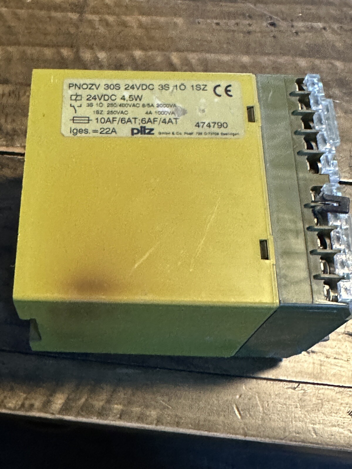 Used PILZ SAFETY RELAY 474790 PNOZ V 30S 24 V DC 4.5 W 10AF/6AT 6AF/4AT