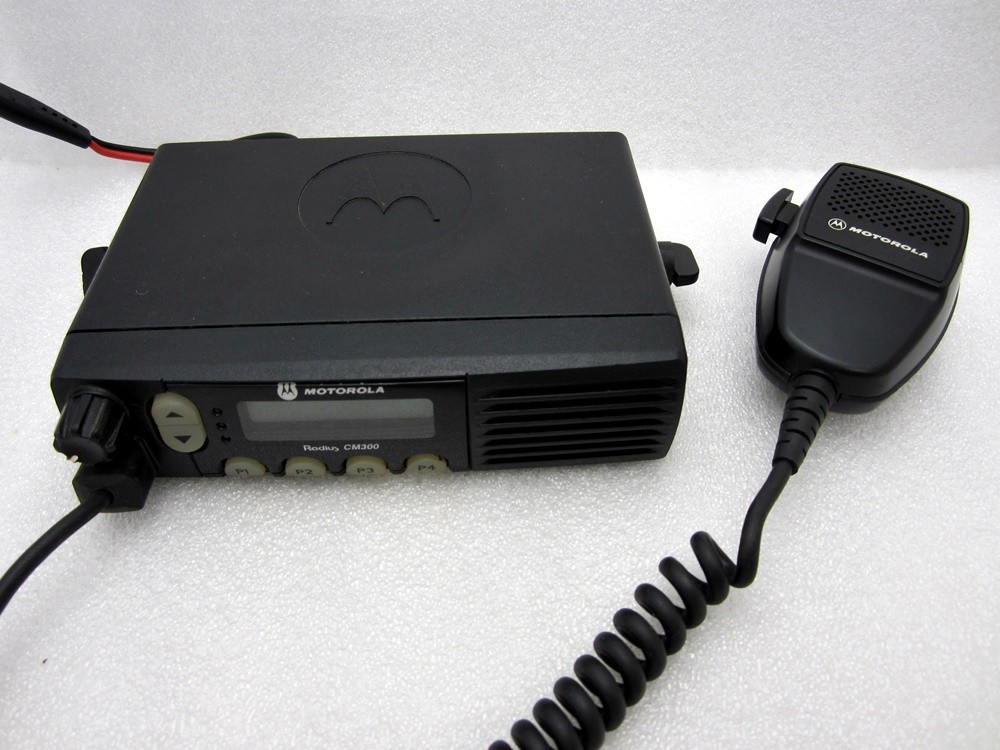 Motorola Radius CM300 Mobile 2-Way Radio with Microphone AAM50KQF9AA1AN