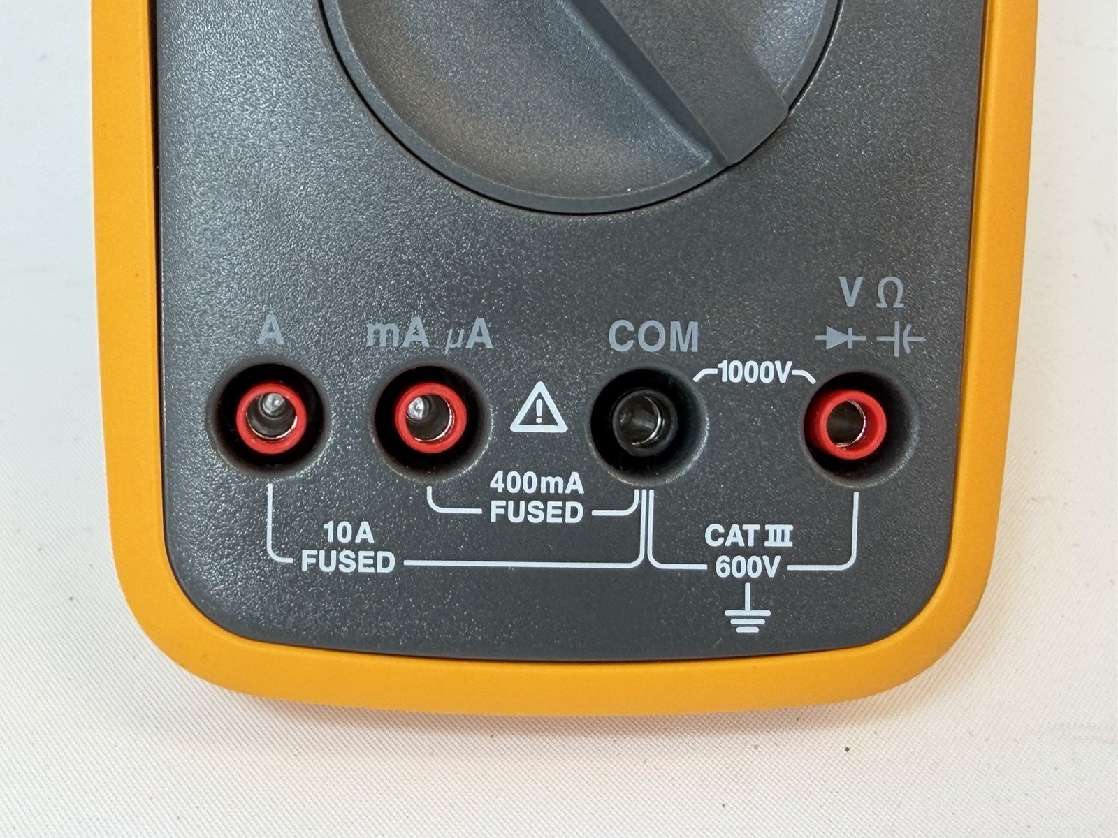 Fluke 15B+ Plus CAT III 600V Digital Multimeter (1000V/10A) – FAST SHIPPING