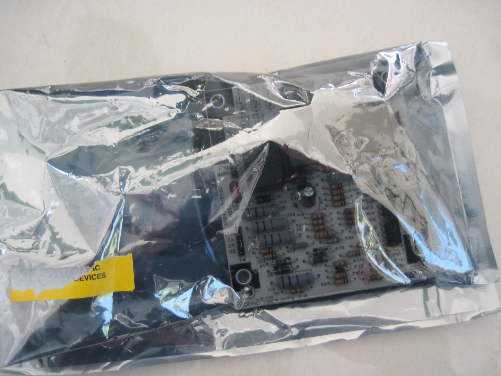 Honeywell / Goodman 1084-83-552C 1084-552 PCBDM133 Circuit Control Board