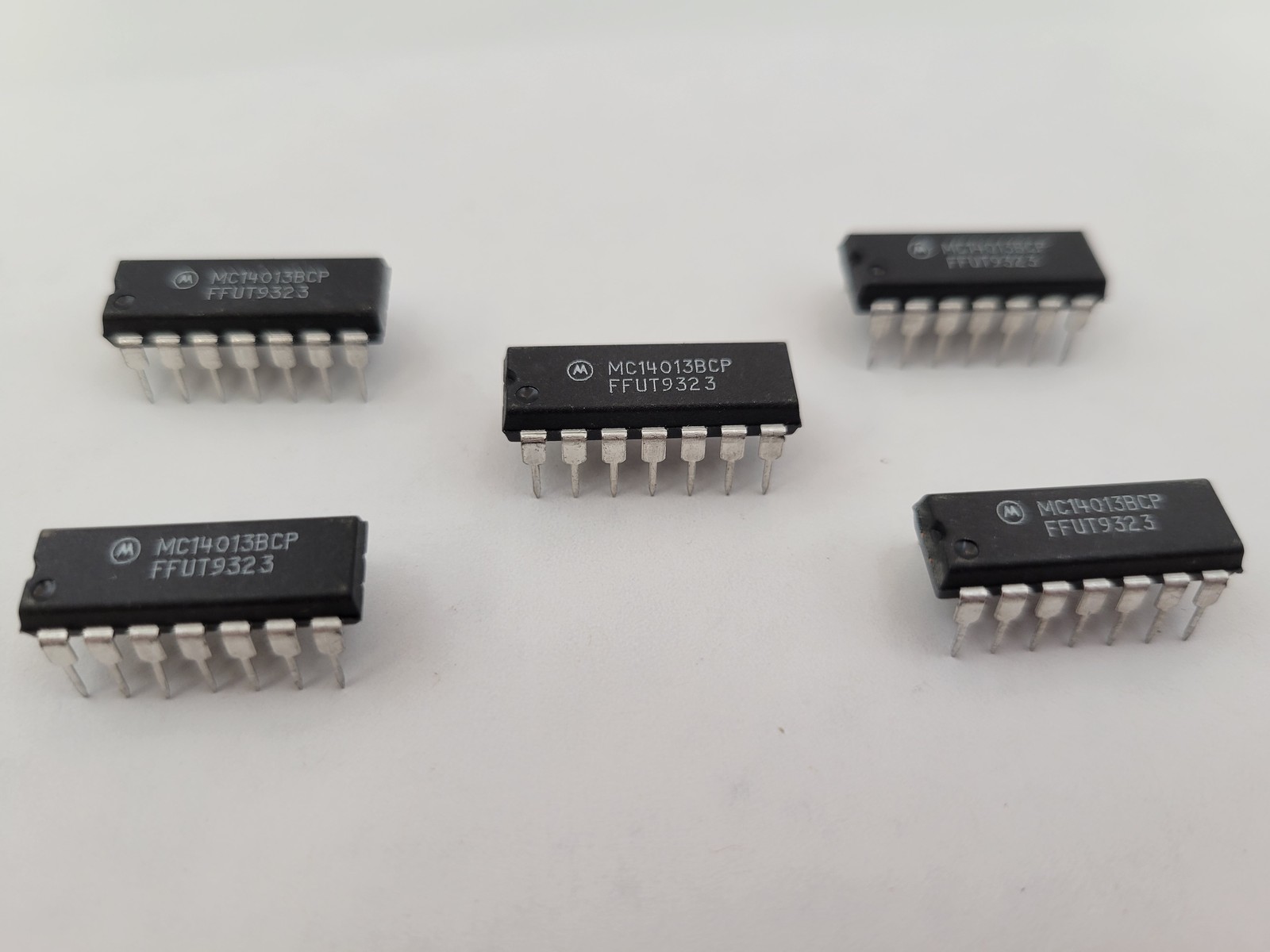 5Pc Motorola MC14013BCP Integrated Circuit Chip Dual Type D Flip-Flop
