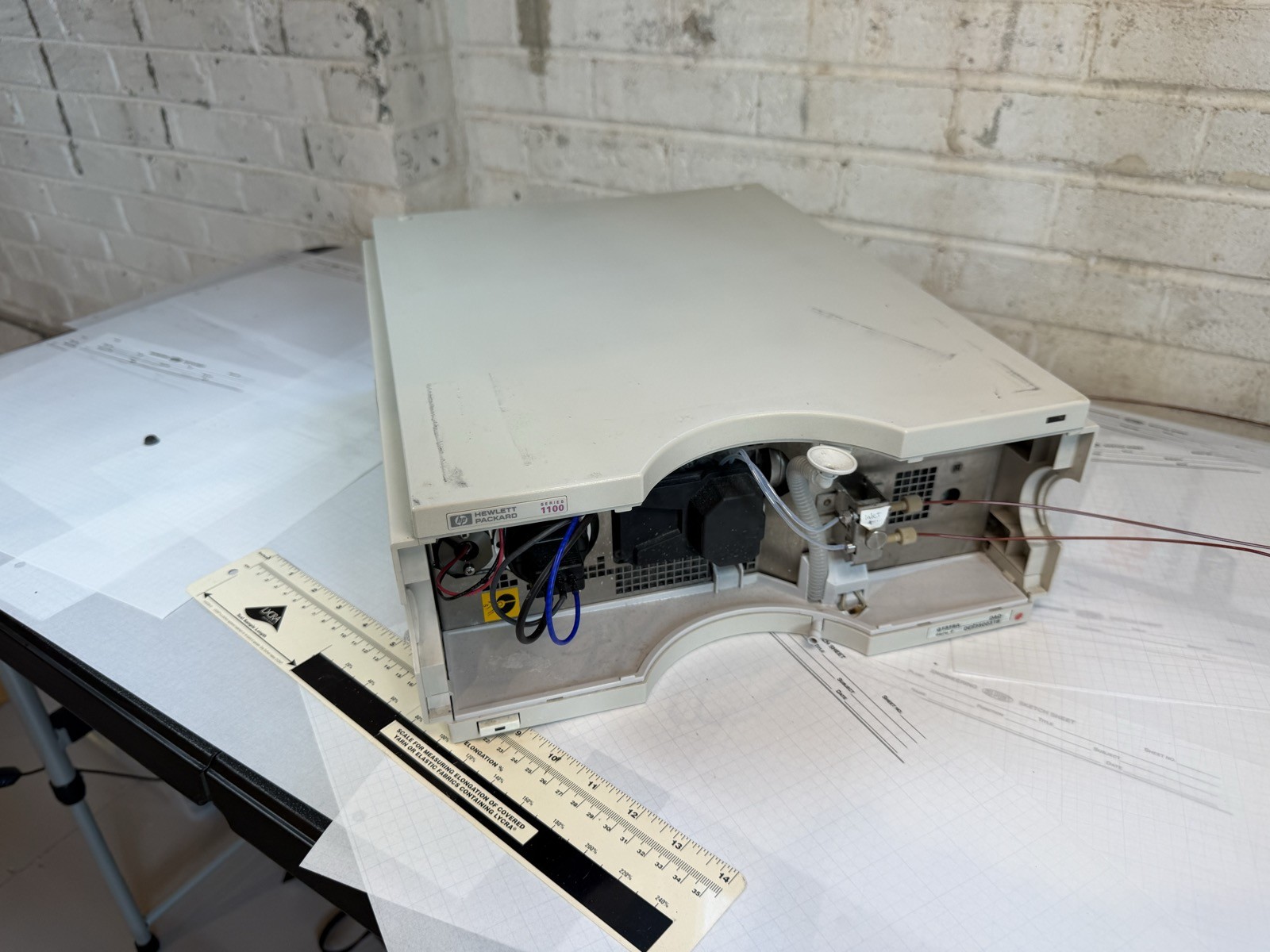 HP Agilent 1100 G1315A Diode Array Detector DAD S/N DE53500318 — Powers On