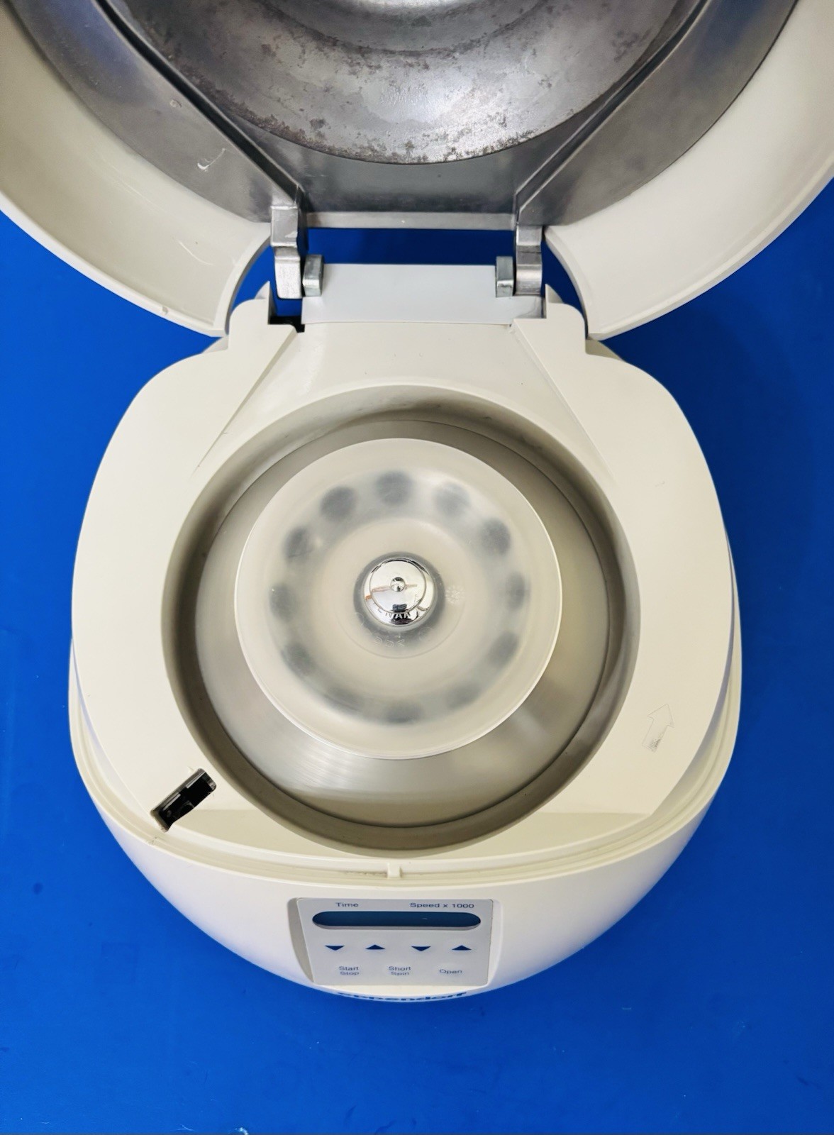 Eppendorf 5452 Minispin Centrifuge with Rotor