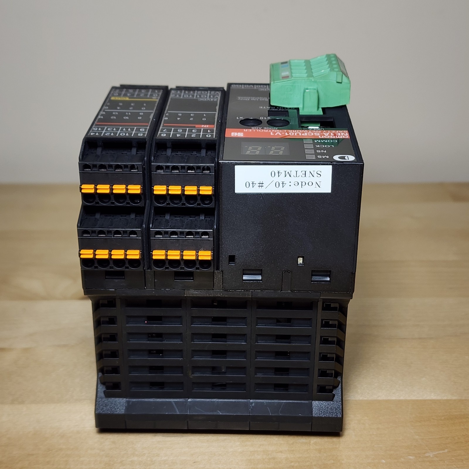 Omron NE1A-SCPU01-V1 Safety Network Controller 16 Inputs 8 Outputs 24VDC