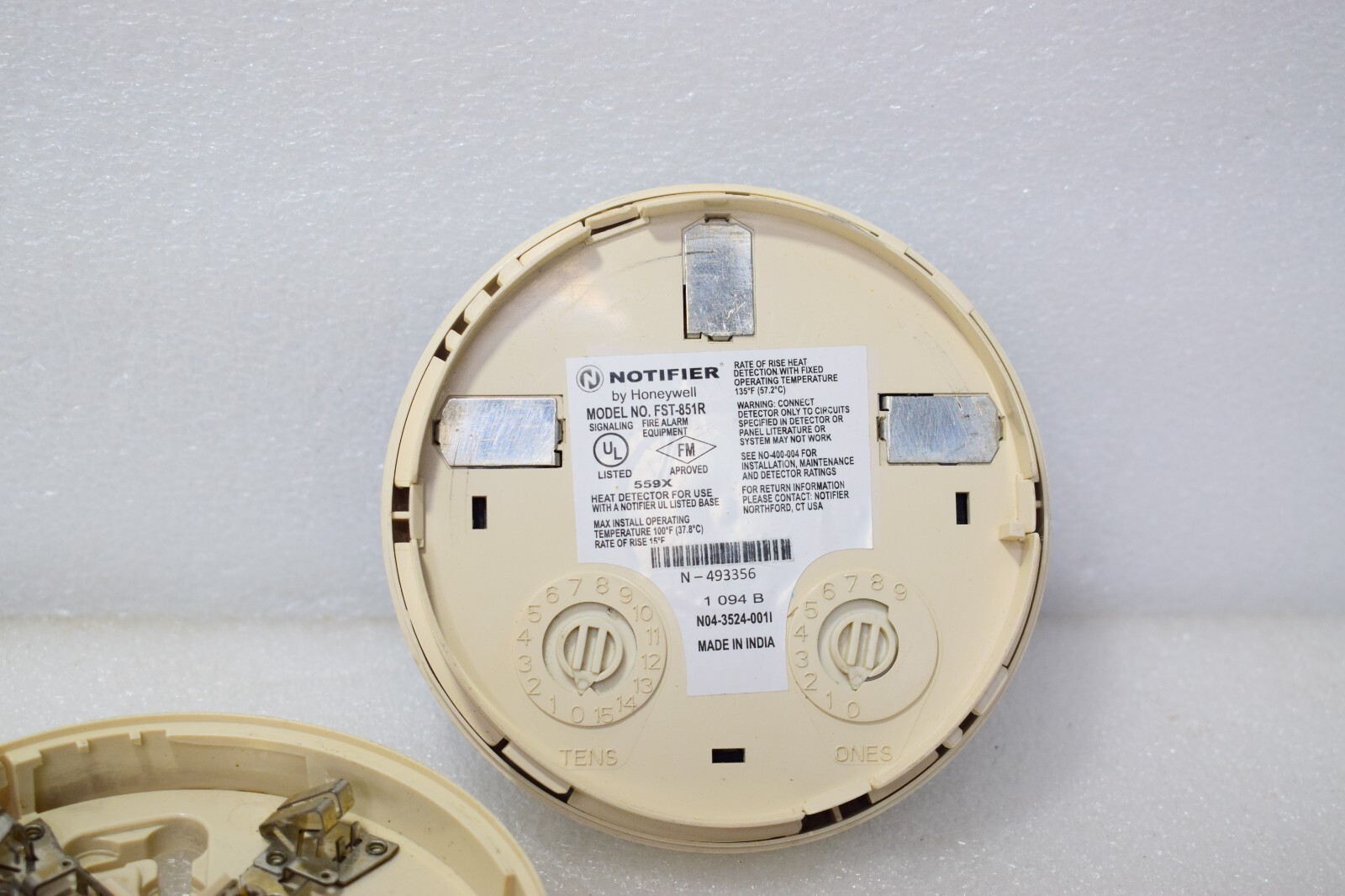 NOTIFIER FST-851R INTELIGENT PLUG-IN HEAT DETECTOR FST851R RATE OF RISE 135