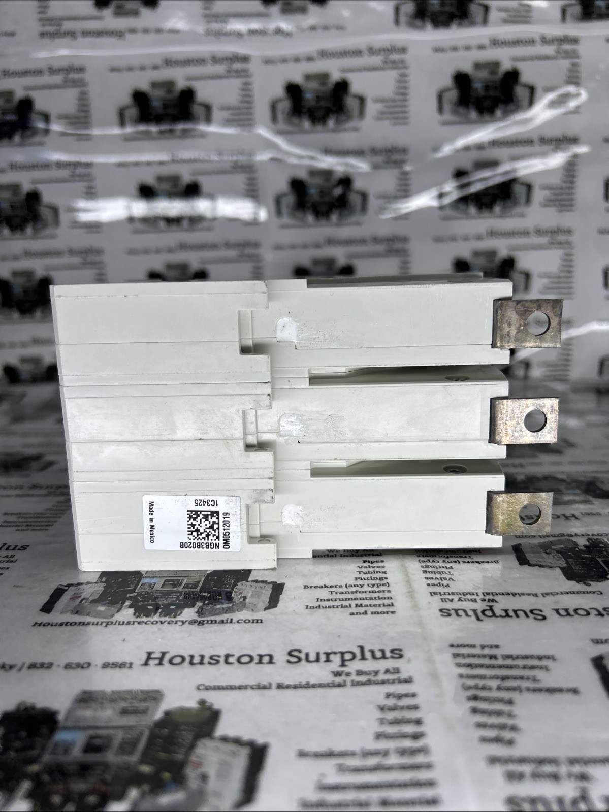 Siemens NGB3B020 3-Pole20 Amp Circuit Breaker – White New Open Box Tested #616