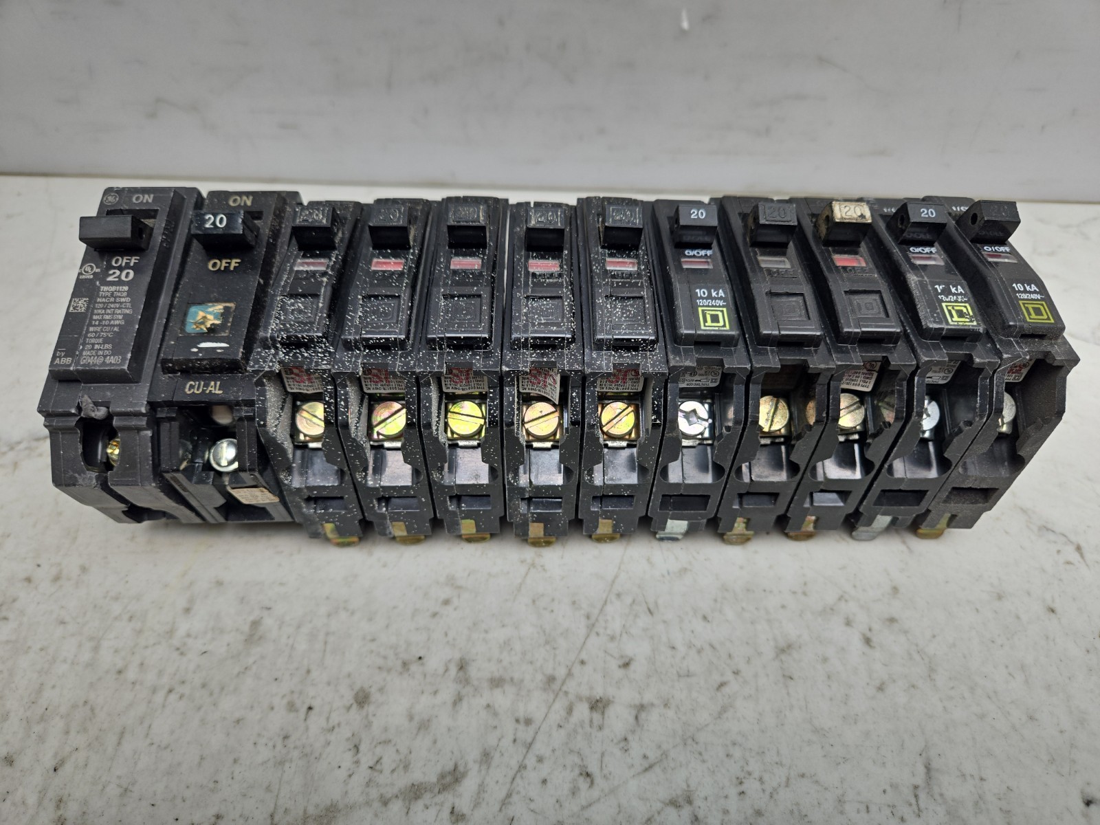 Mixed Lot of 31 Single Pole Circuit Breakers 20A Eaton Cutler Hammer Square D