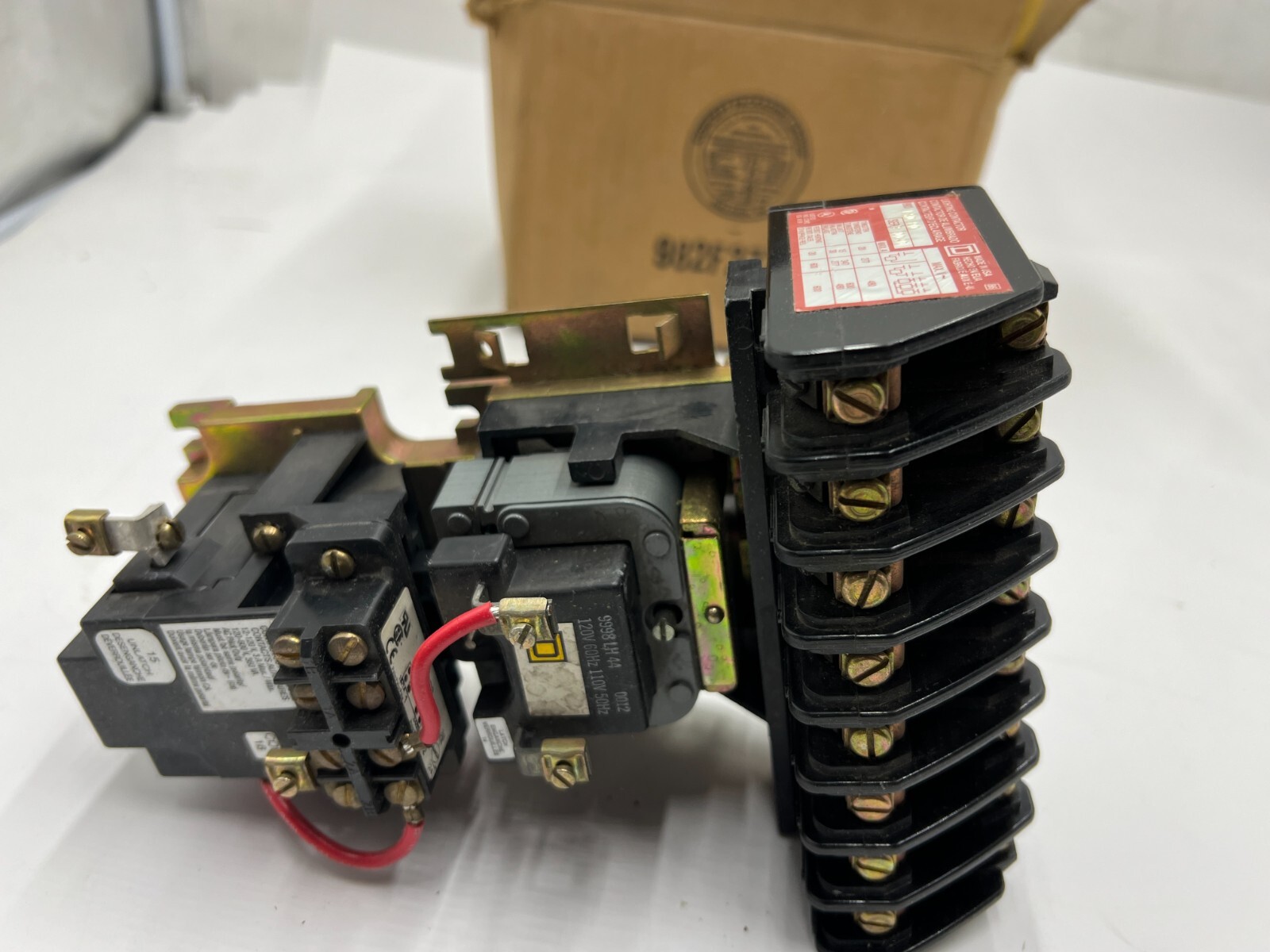 Square D 8903LO1000V02 12-P 30A 120VAC Coil Electrically Held Lighting Contactor