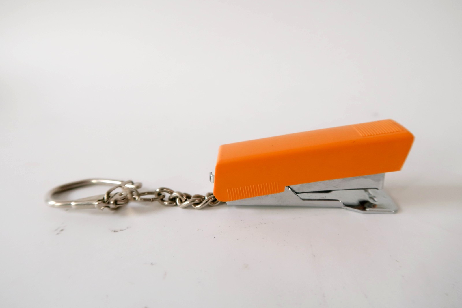 NOS Vintage Petrus Bambina 202 Mini Stapler Keychain Orange Spain New in Box