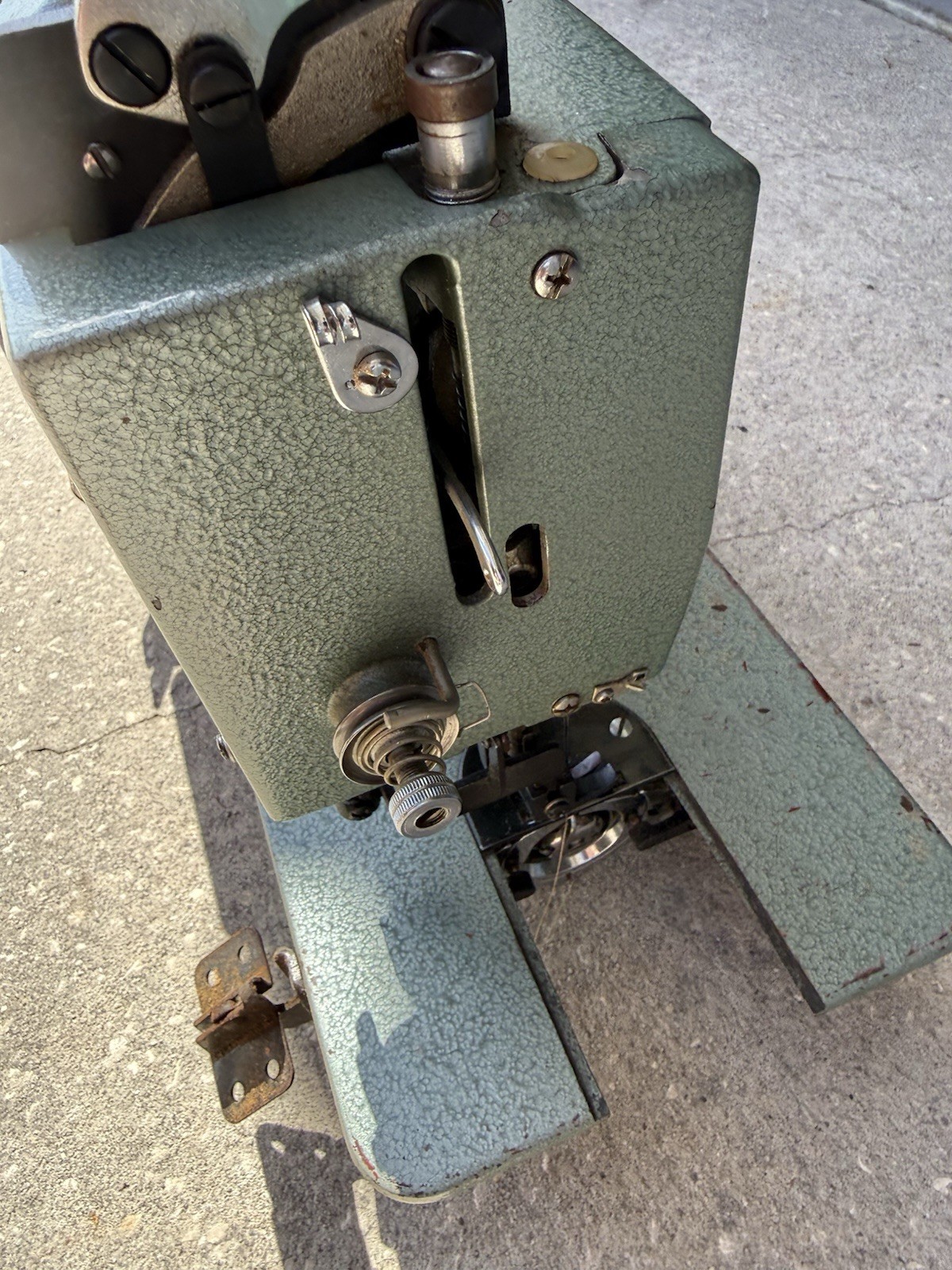 Thompson PW-201 Mini-Walking Foot Industrial Lockstitch Sewing Machine