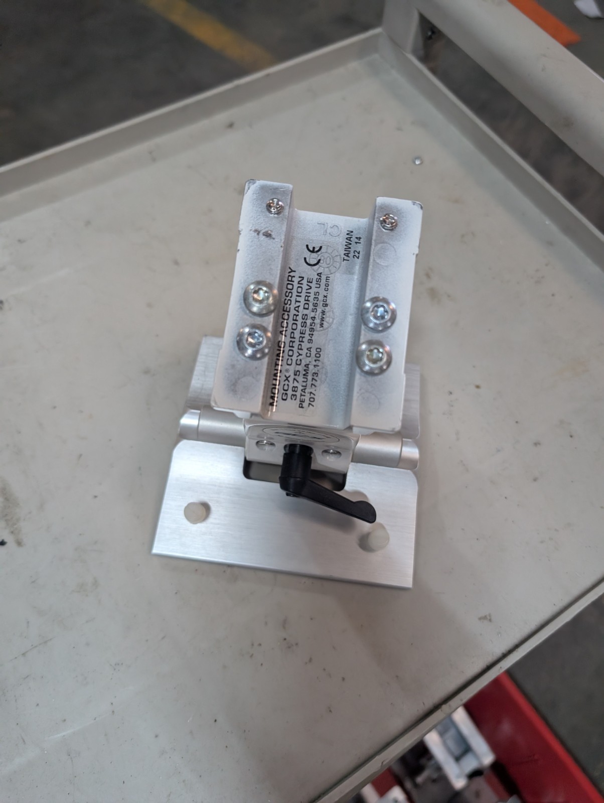 GCX WMM-0001-04 Articulating Wall Mount, max load 30 lbs/14kg, as shown in pics