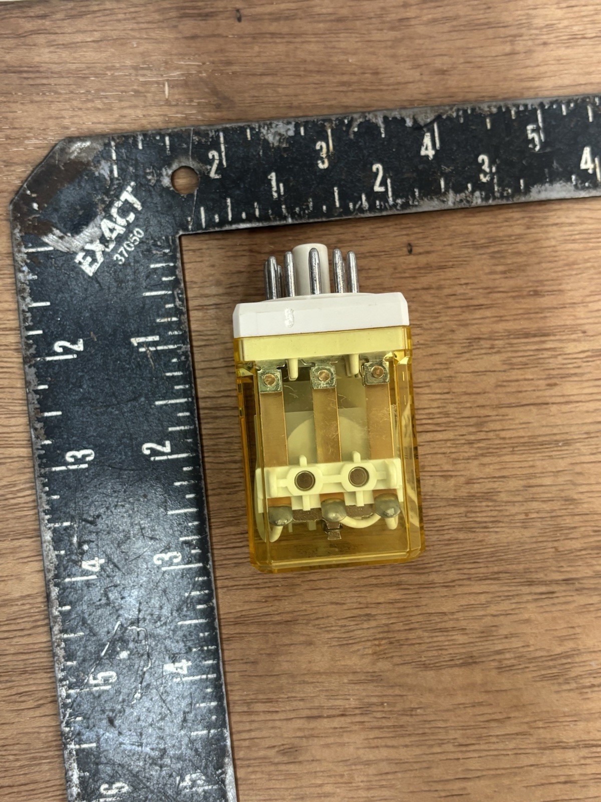 IDEC RR3PA-UL General Purpose Relay 24VDC Coil 3PDT 10A 11-Pin Plug-In