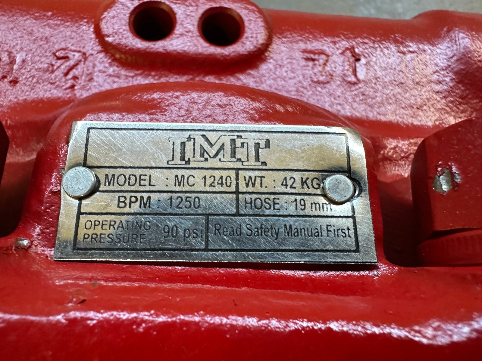90 lb Air Jack Hammer – 1250 BPM, 90 psi, Hose 19mm, WT 42 KGS – IMT MC 1240