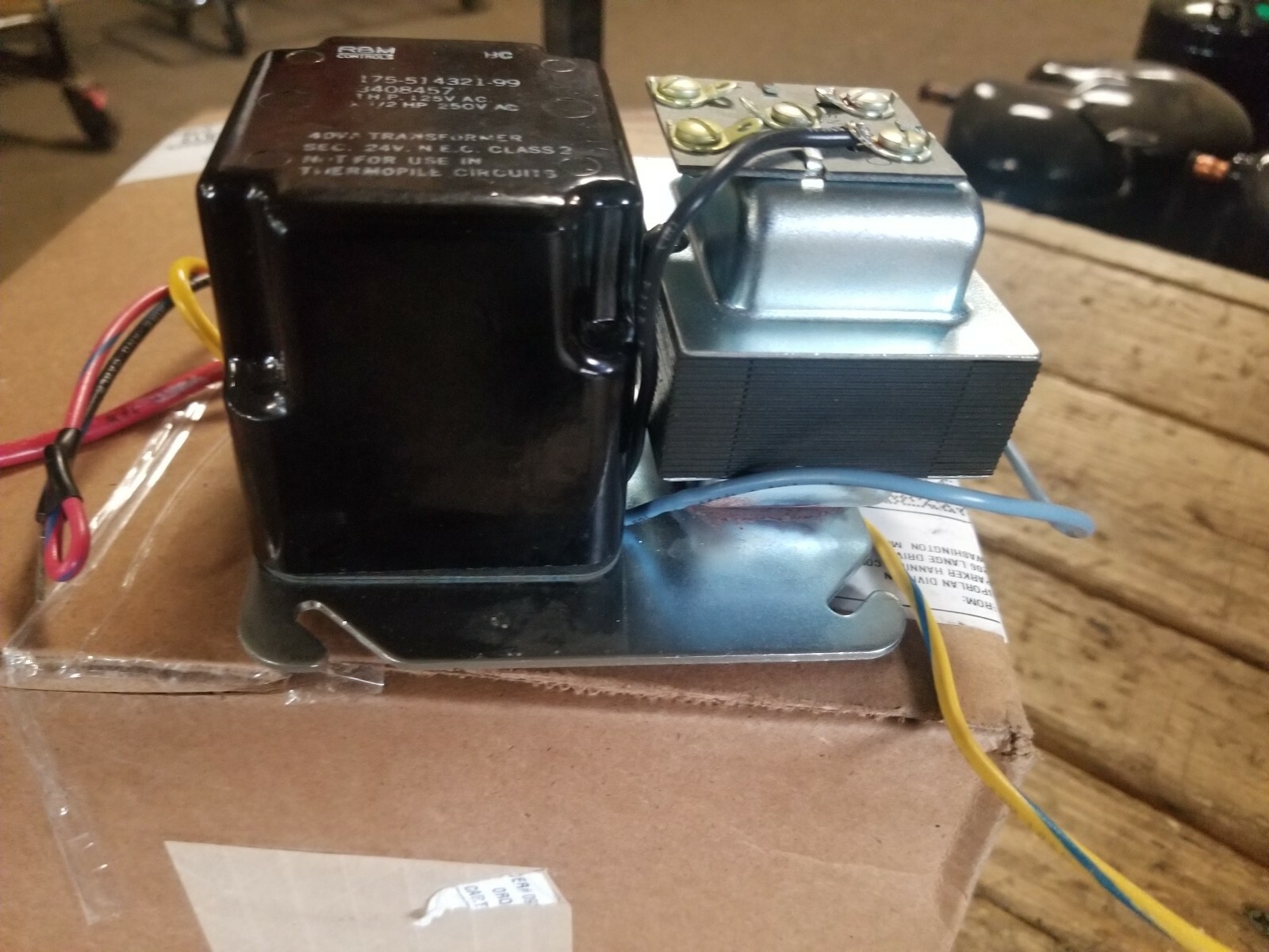 RBM 40VA PRI:208-230V SEC:24V TRANSFORMER WITH RELAY