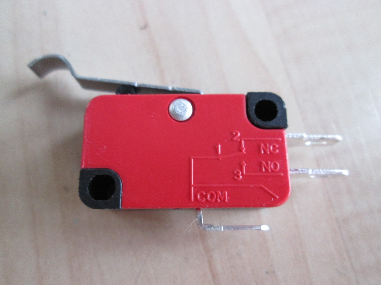 Lot (2) Micro Limit Switch V-154-1C25 with Curved Tip Lever 15A 125/250VAC #E67C