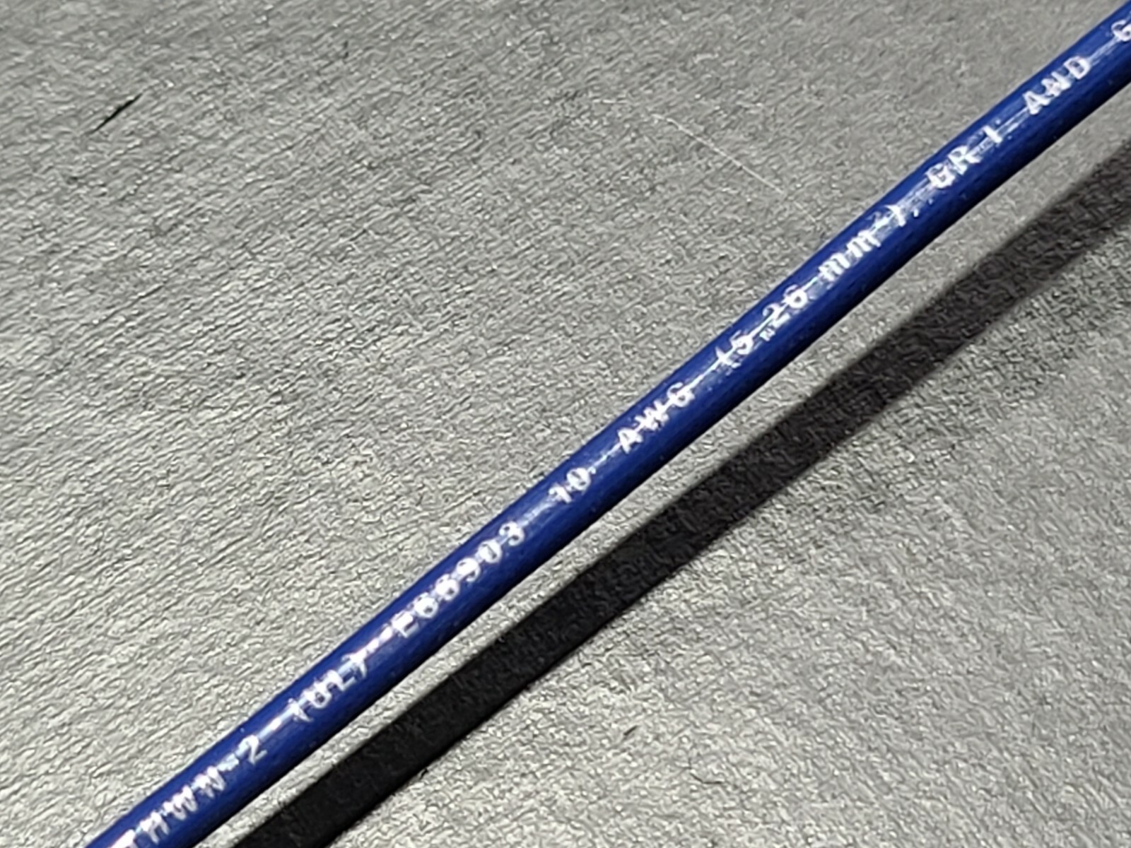 General Cable #10awg Solid THHN/THWN-2/MTW Building Wire Cable Blue /100ft