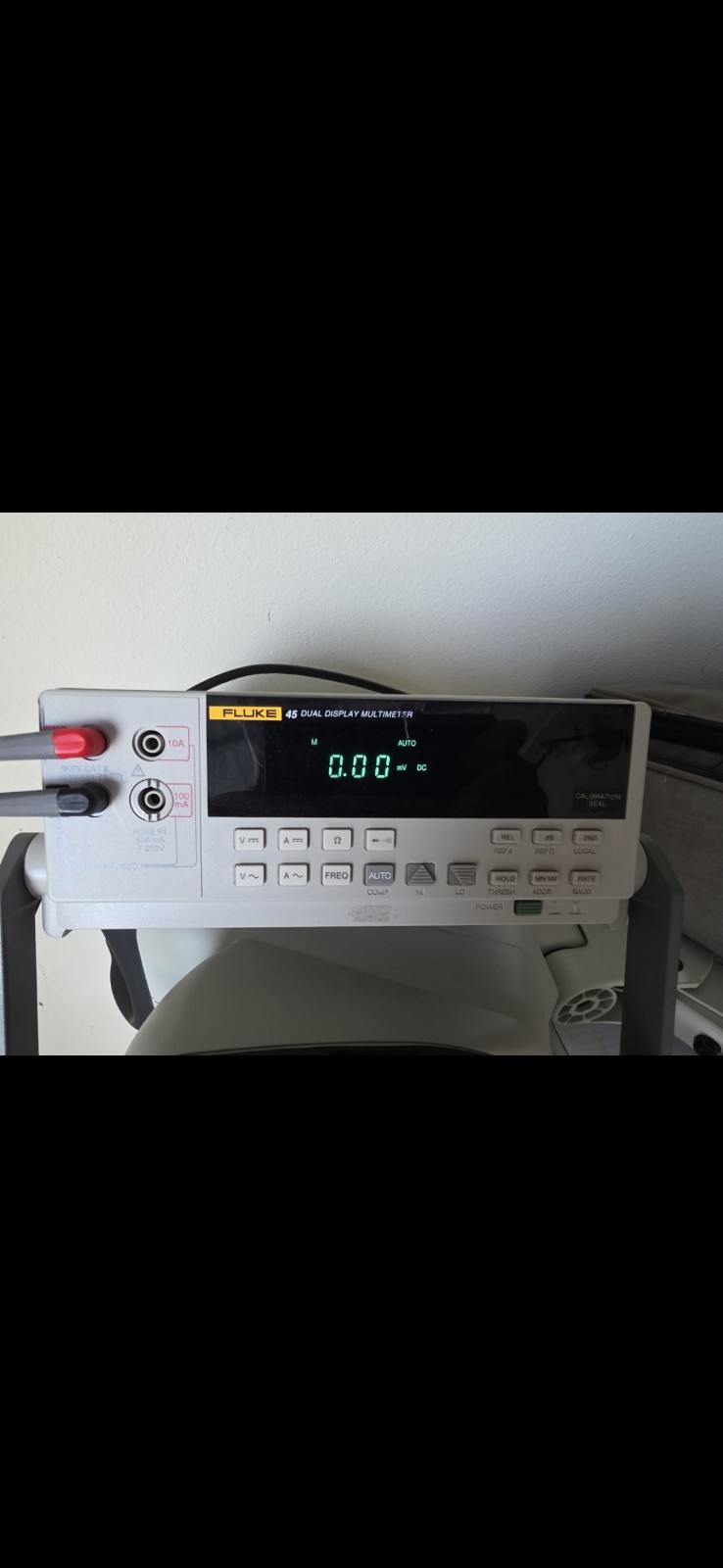 Fluke 45 Dual Display Benchtop DMM 50,000 Counts CAT I Auto-Ranging 1000V 10A