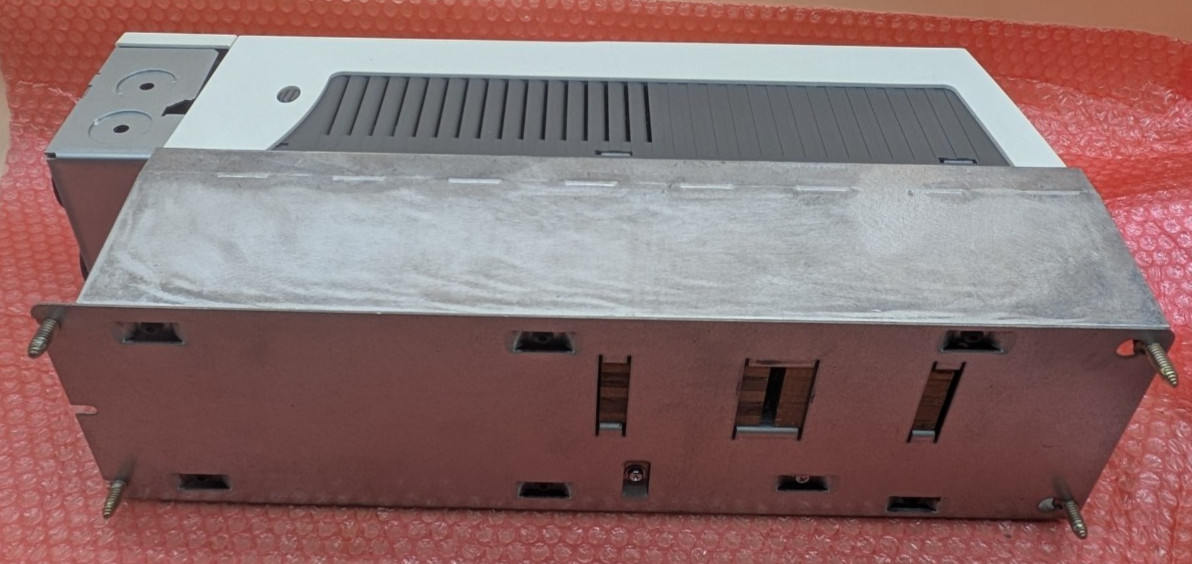 ABB HVAC Variable Frequency Drive ACH550-UH-031A-2 5-10HP 15.2A-30.8A 208-240VAC