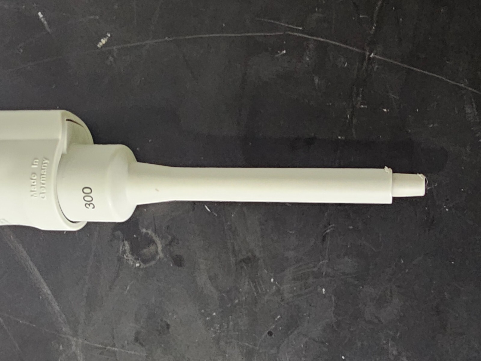 EPPENDORF XPLORER 300 SINGLE CHANNEL ELECTRONIC VOLUMETRIC PIPETTE 15-300µL