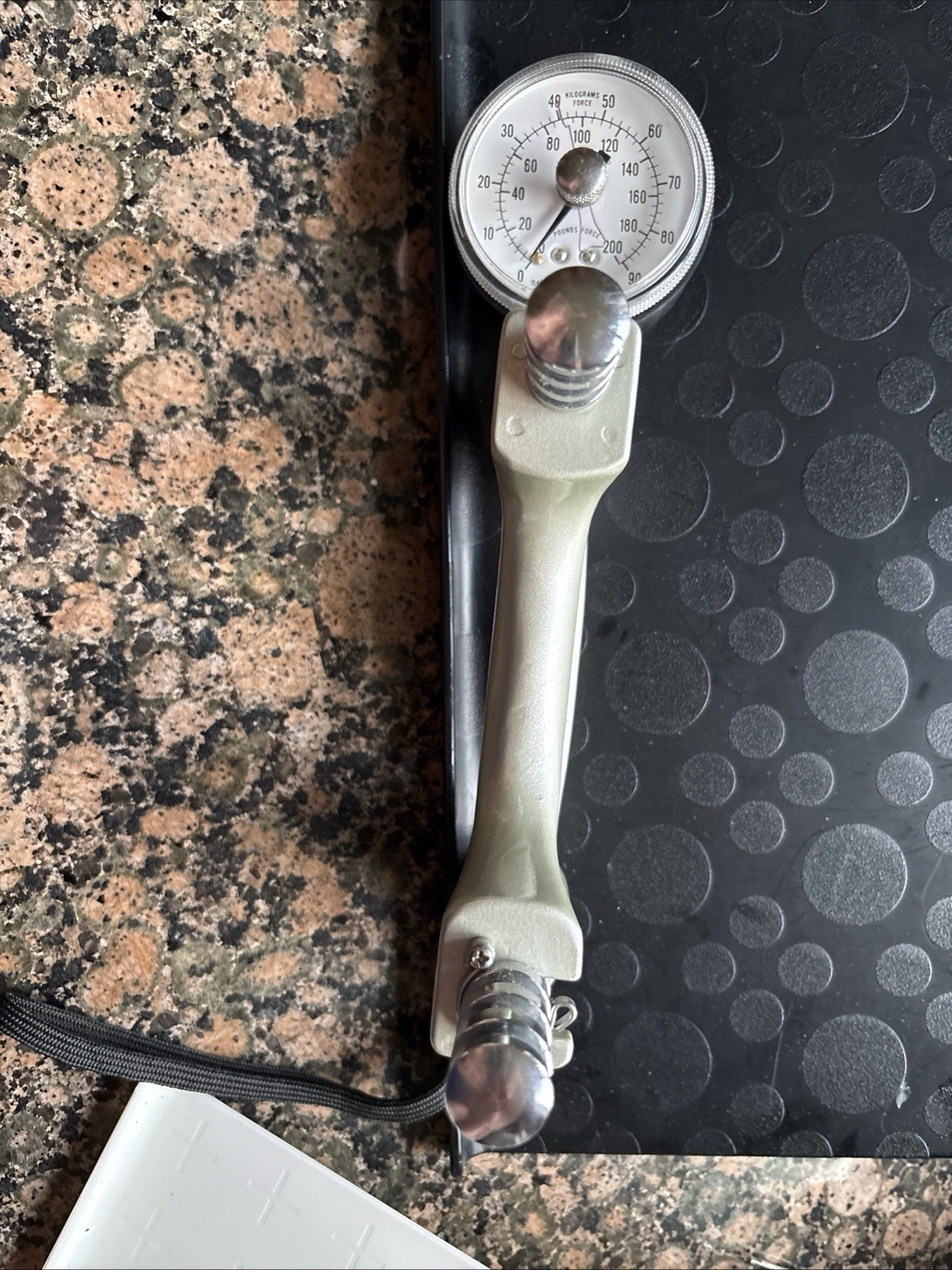 Jamar dynamometer Tests Grip Strength