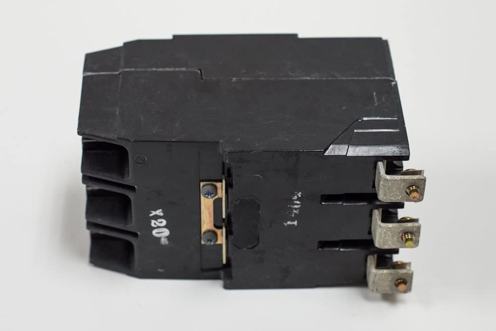 General Electric GETEY330 GE TEY330 3P-480V-30A CB, Black