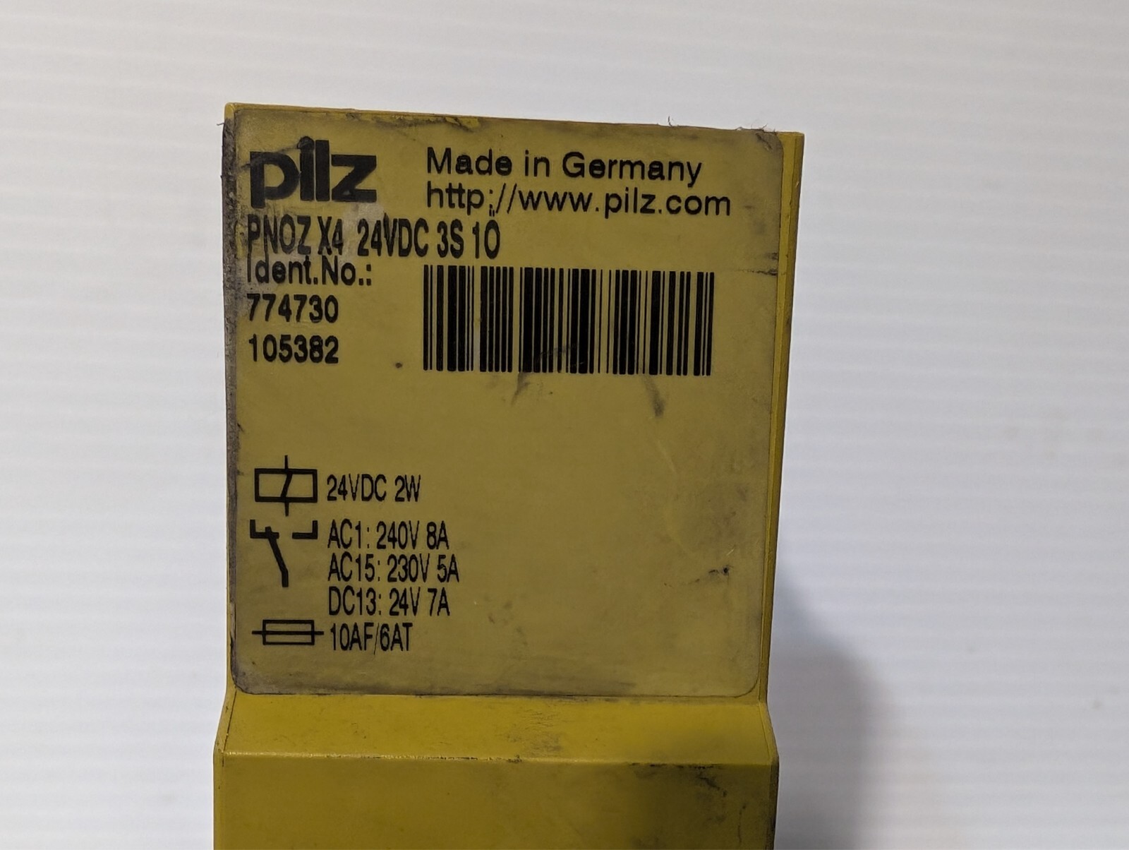 pilz PNOZ X4 safety relay, 24VDC, 3S 10, 2W, 774730 105382 as pictured
