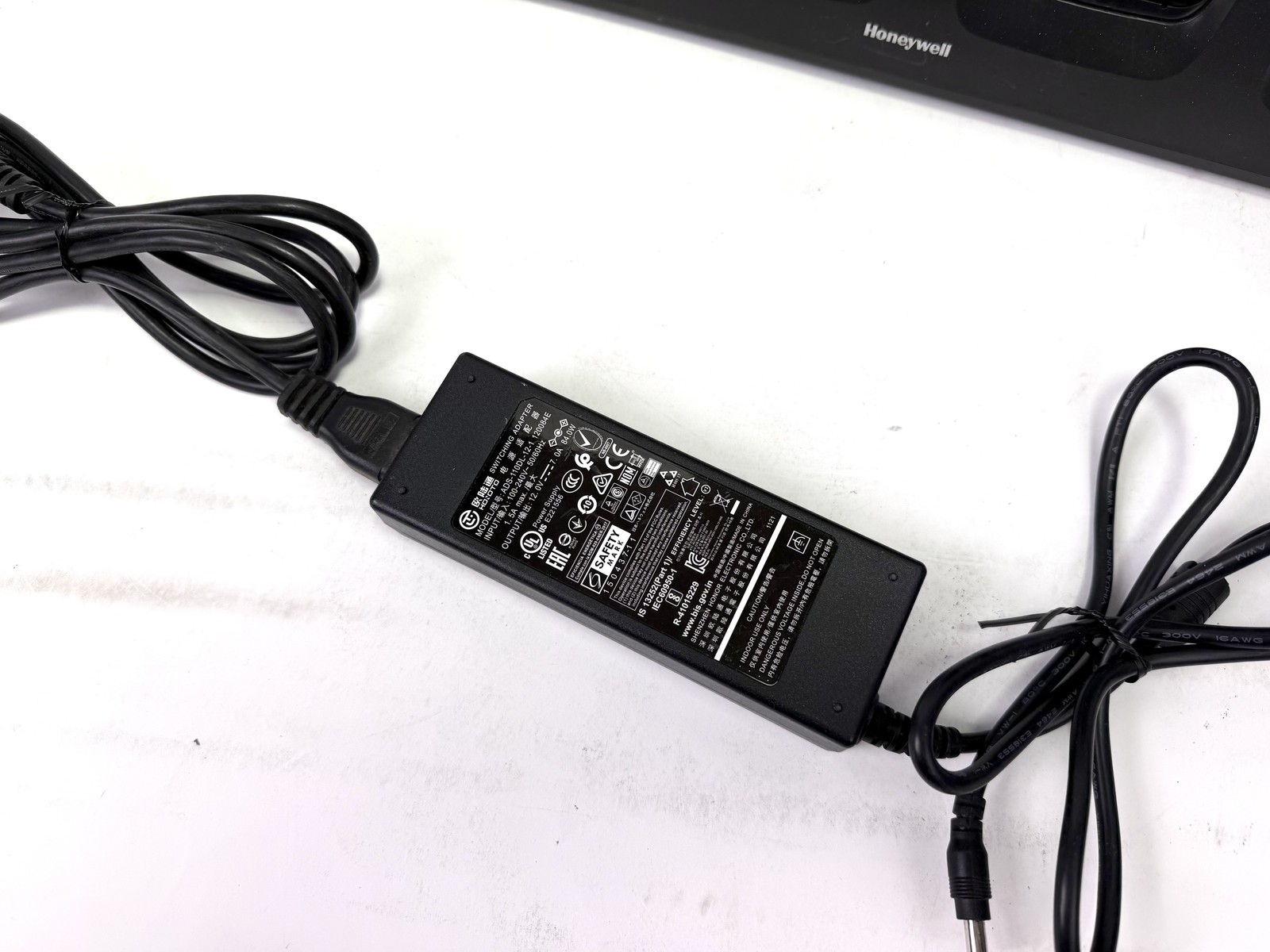 Lot 4 Honeywell Dolphin CT60 Handheld Computer Scanner CT60-L0N-BFP210F w/Dock