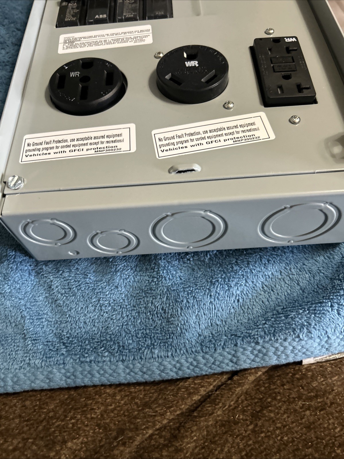 Midwest U075CTL010 Weatherproof RV Power Centre 100A 50/30/20 Open Box