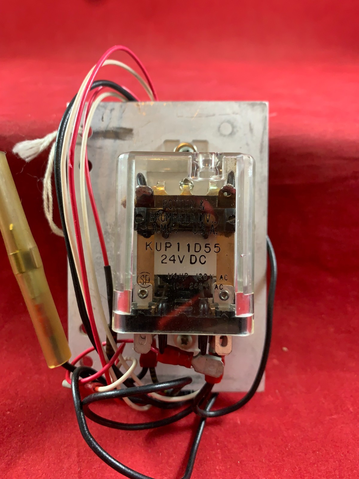 Potter Brumfield KUP-11D55-12 Ice Cube Relay 12 VDC 10 Amp DPDT Mounting Bracket