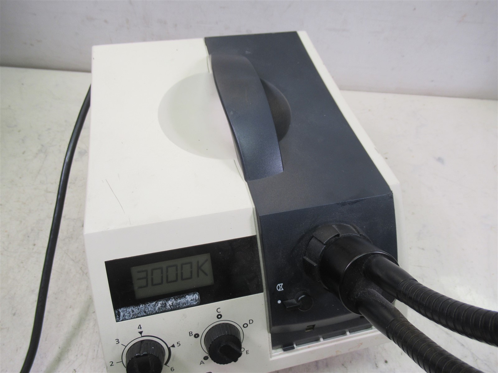 Schott KL-1500 LCD Dual Fiber Optic Light Source High-Intensity Microscopy