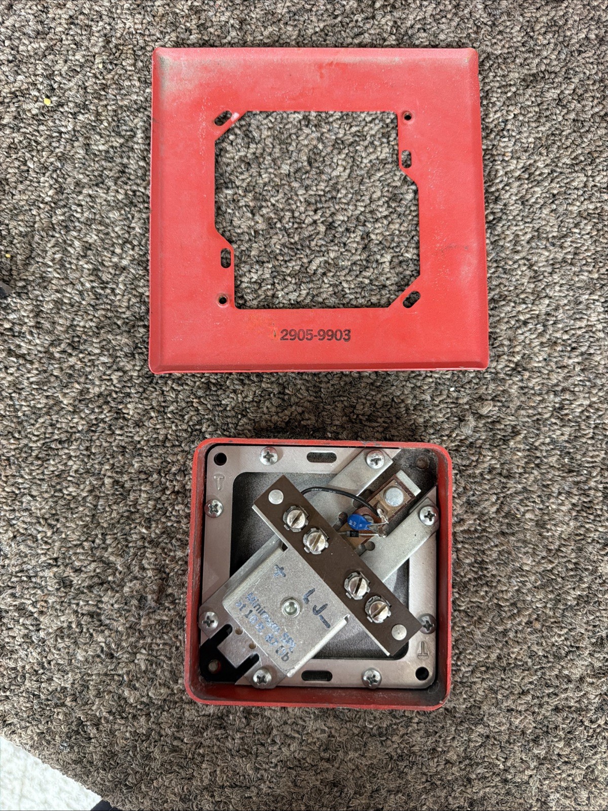 Simplex 2901-9833 Audible Signal With 2905-9903 Mounting Plate